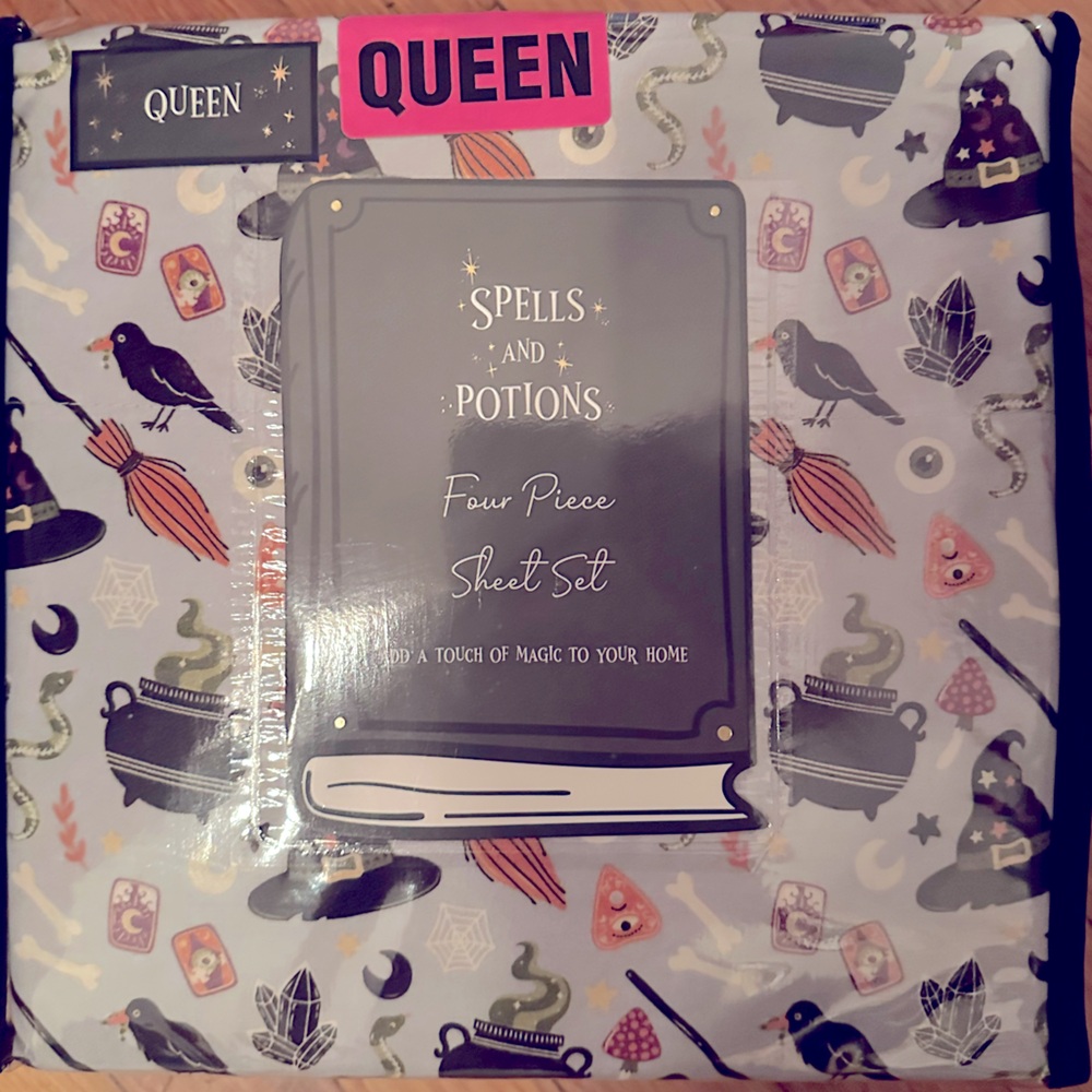 Spells and Potions Queen Witchy Halloween sheet set new